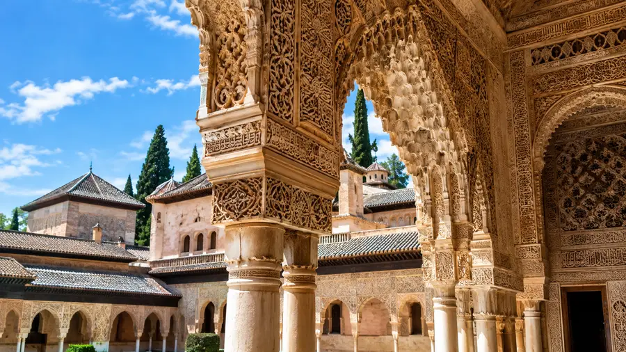 Alhambra vs Nasrid-Paläste: Lohnt es sich, sie ohne sie zu besuchen?