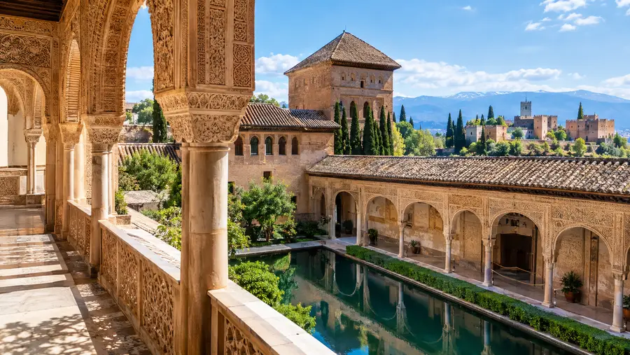 Alhambra vs Nasrid-Paläste: Lohnt es sich, sie ohne sie zu besuchen?